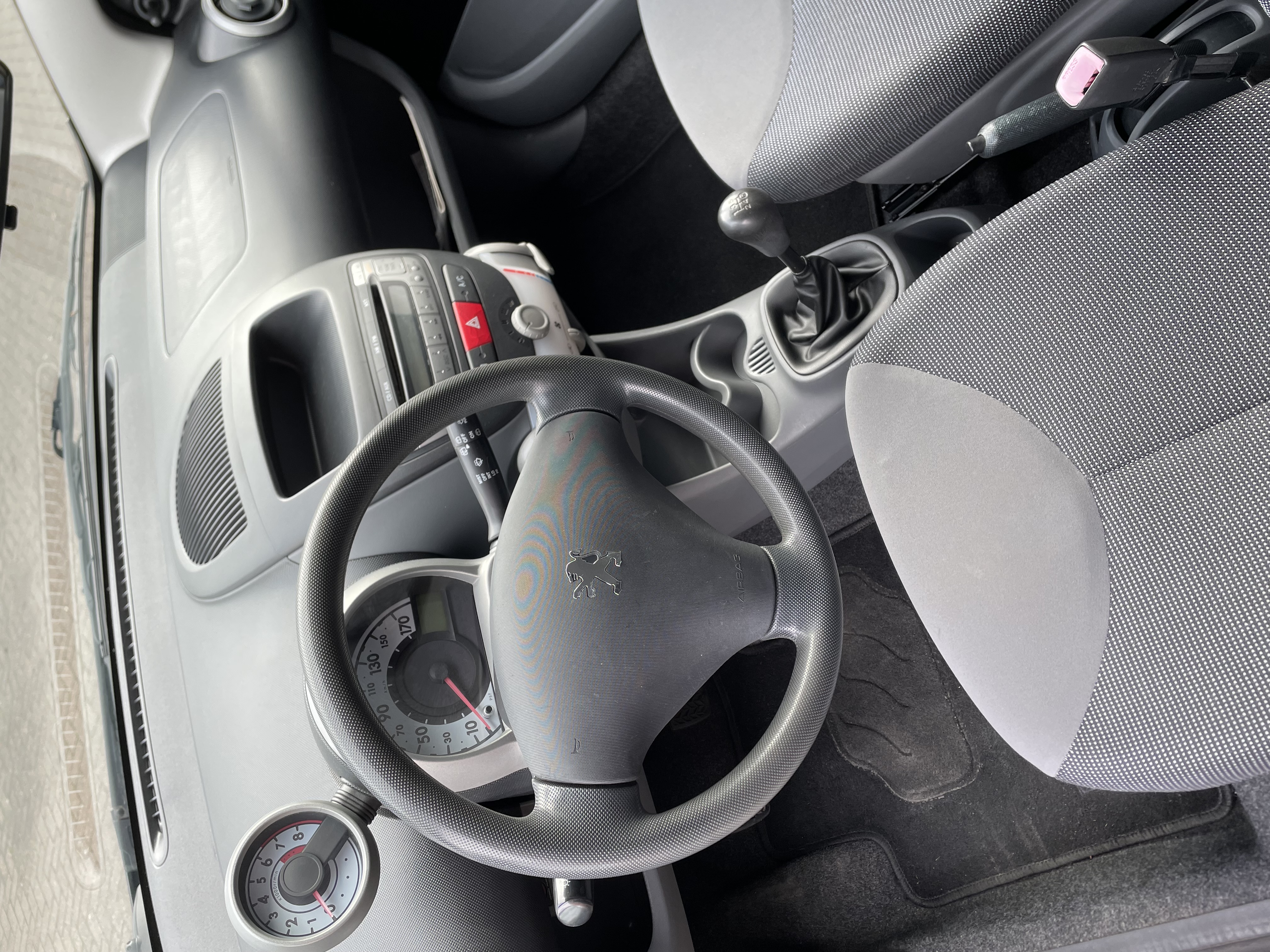 Schoongemaakt interieur en dashboard
